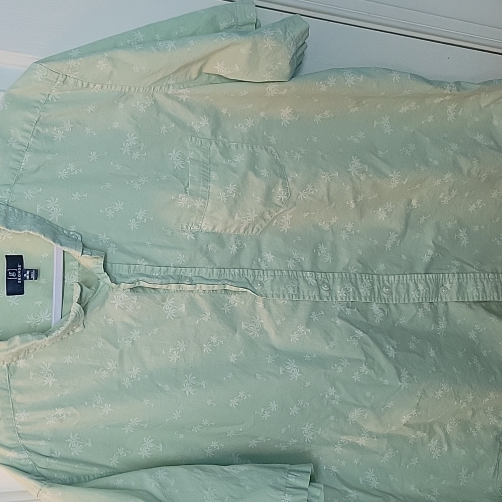 White Palm Tree Design Button Down XL
